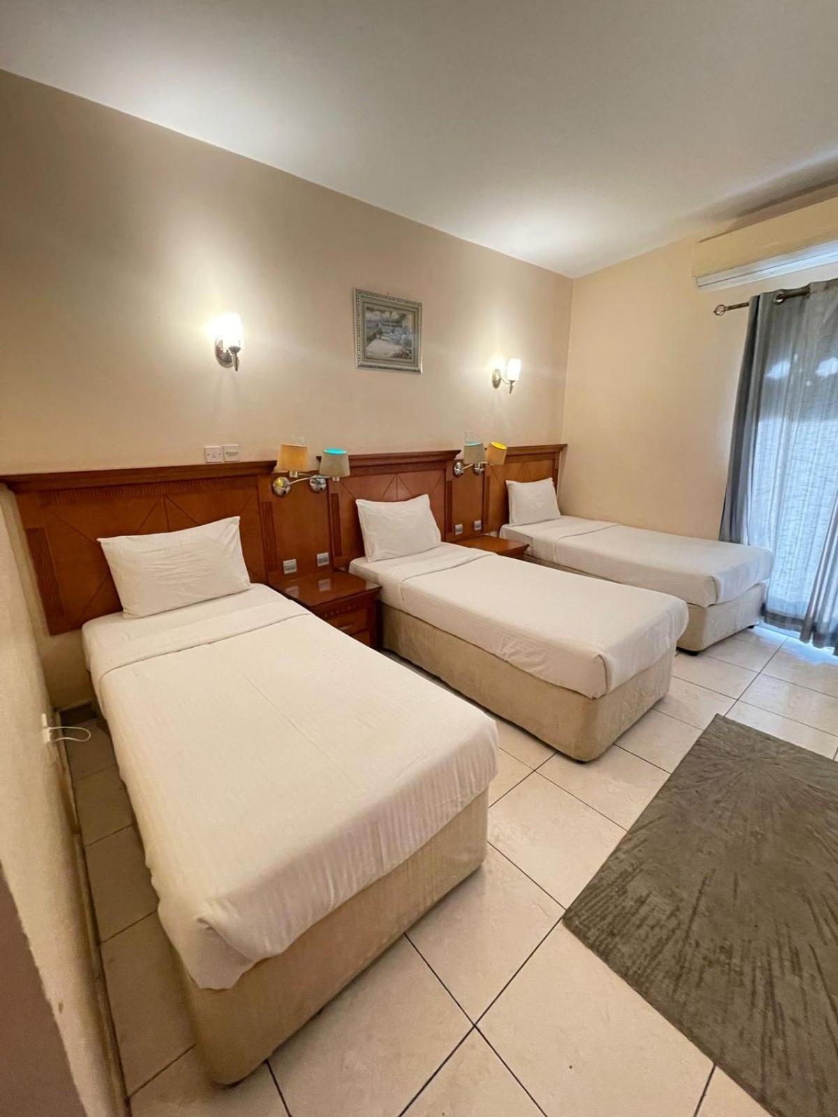 דובאי Tara Hotel Llc מראה חיצוני תמונה
